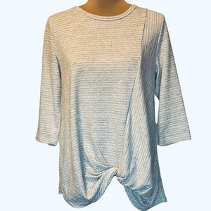 Grey Knot 3/4 Sleeve Top by Lime & Chili| Sz M